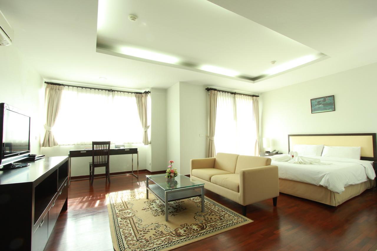 The Park 304 Executive Serviced Apartment Si Maha Phot Zewnętrze zdjęcie