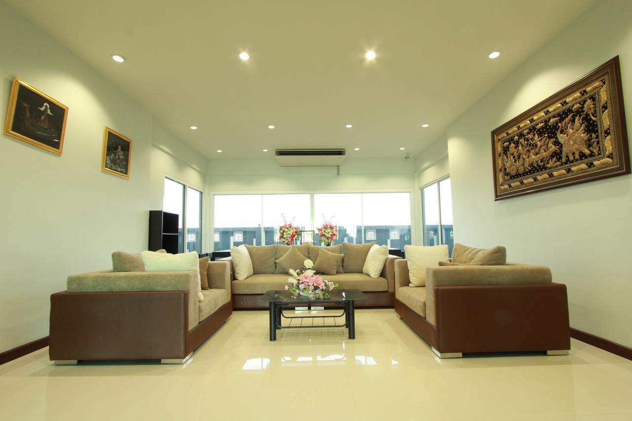 The Park 304 Executive Serviced Apartment Si Maha Phot Zewnętrze zdjęcie
