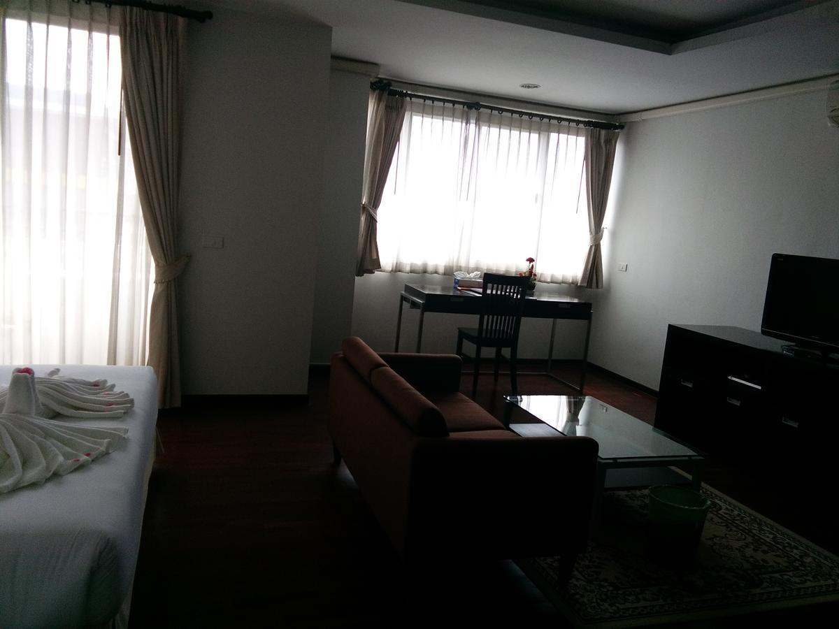 The Park 304 Executive Serviced Apartment Si Maha Phot Zewnętrze zdjęcie